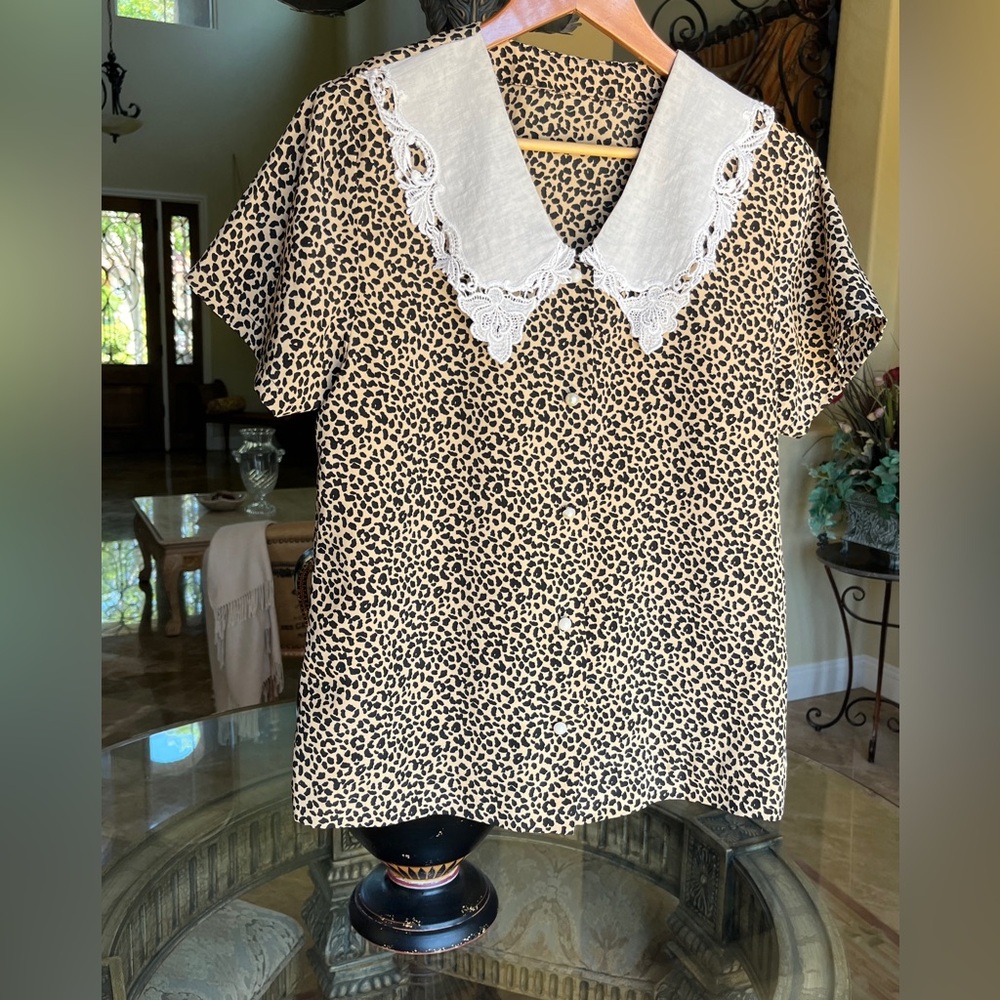 Polyester Blend Animal Print with Linen Lace Collar Blouse Size 10-12